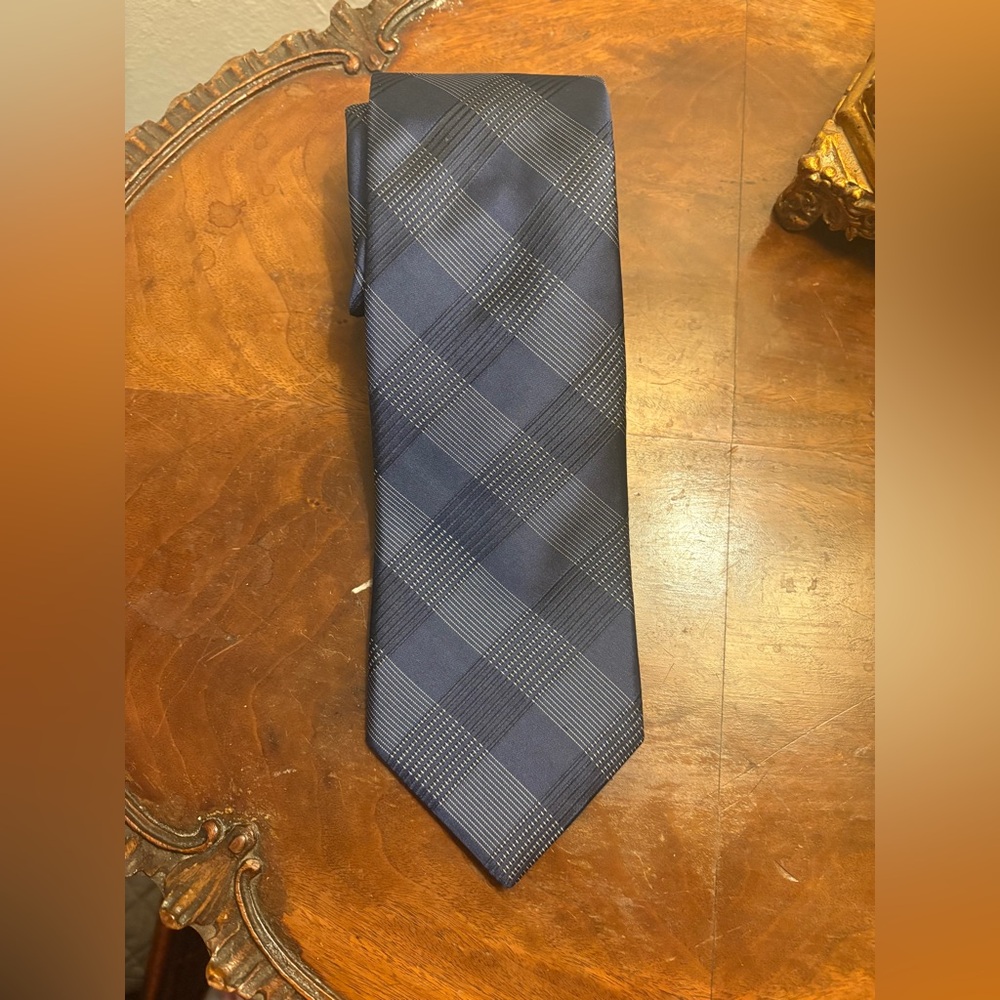 Michael Kors Navy Plaid Tie Great Condition